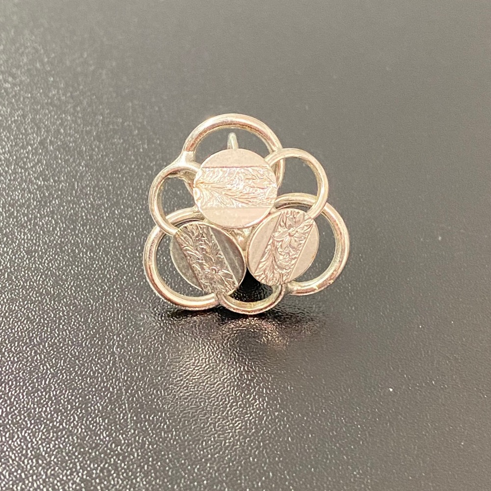 Sarah Coventry Women Clip On Earring OS‎ Silver Etched Floral Geometric Vintage